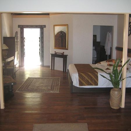 Selera Dunia Boutique Hotel Уиндуардсайд Екстериор снимка