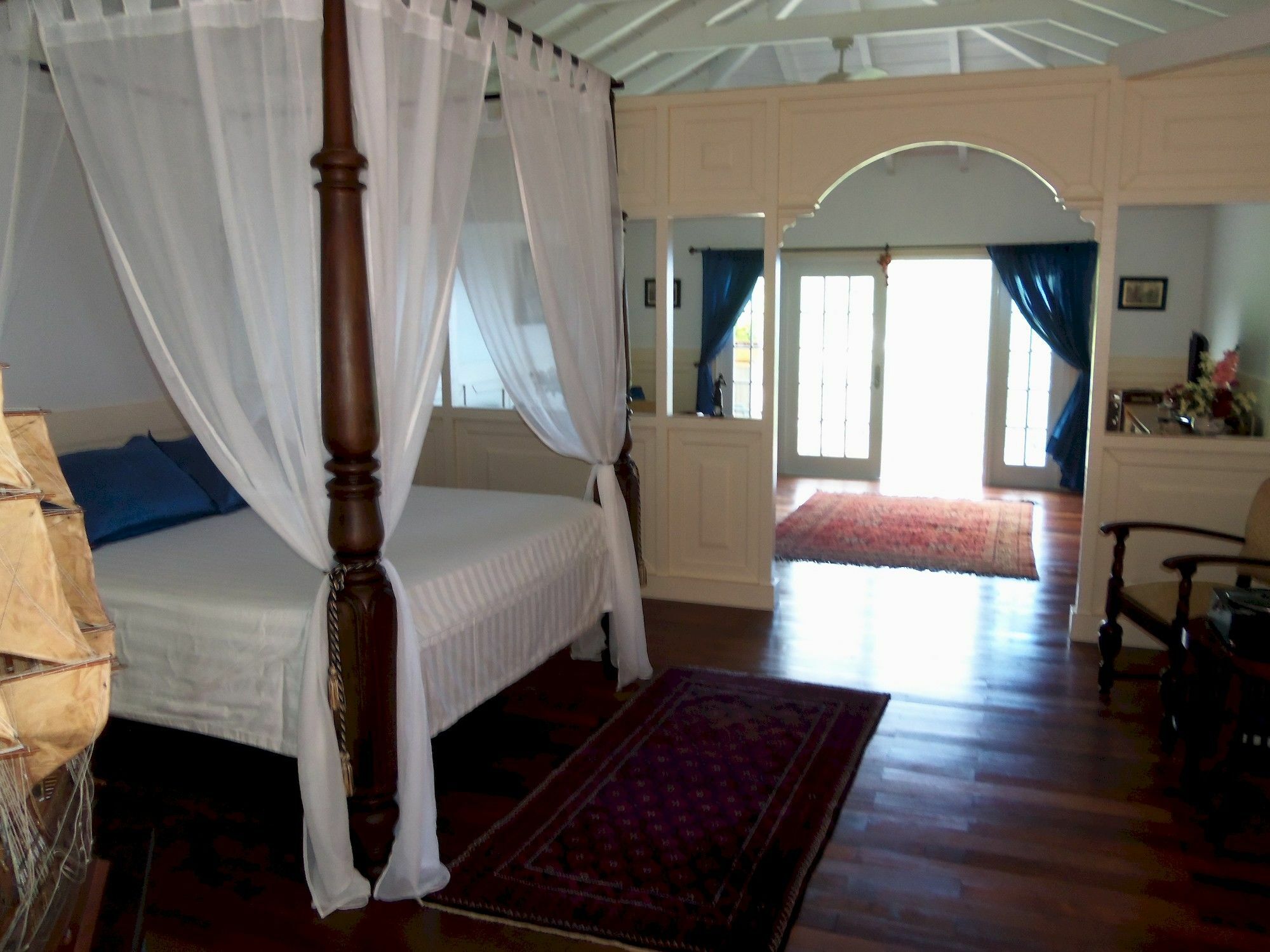 Selera Dunia Boutique Hotel Уиндуардсайд Екстериор снимка